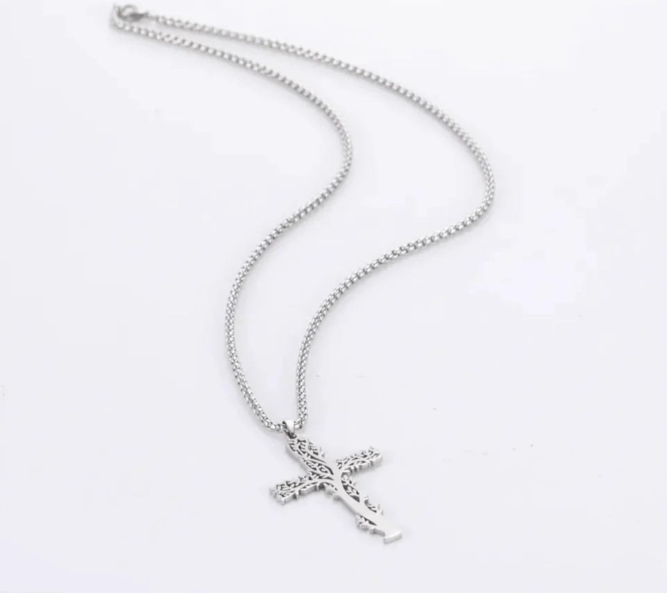 Halsband med ett kors “Livets träd”