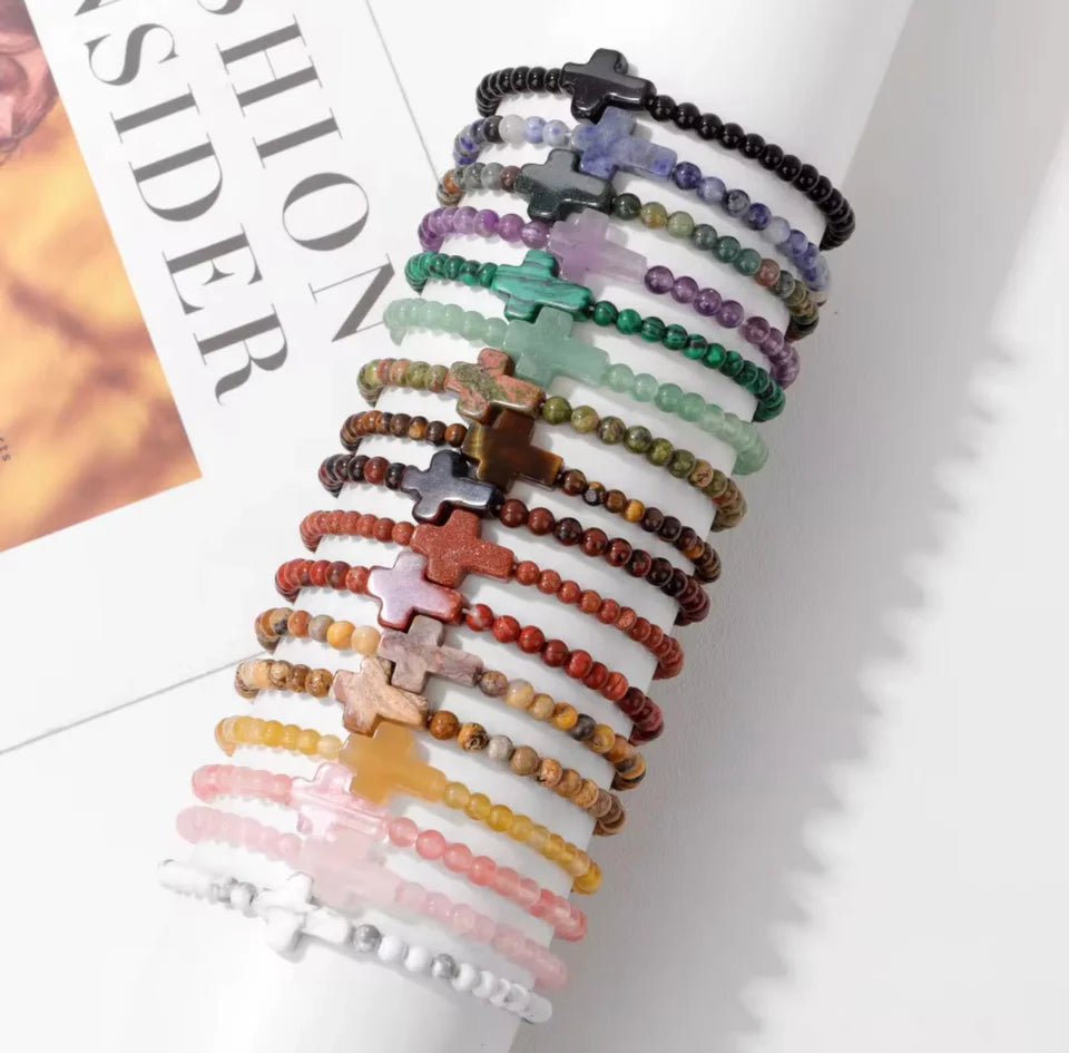 Armband med ett kors