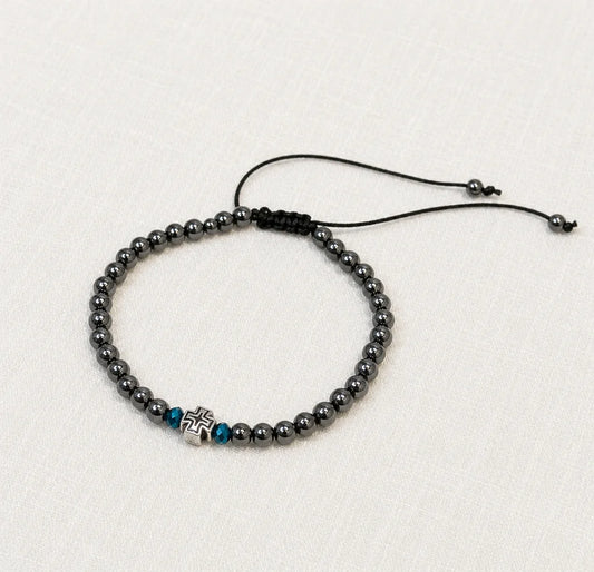 Armband i hametite stenar