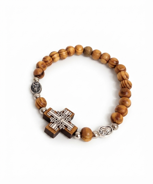 Armband med ett kors